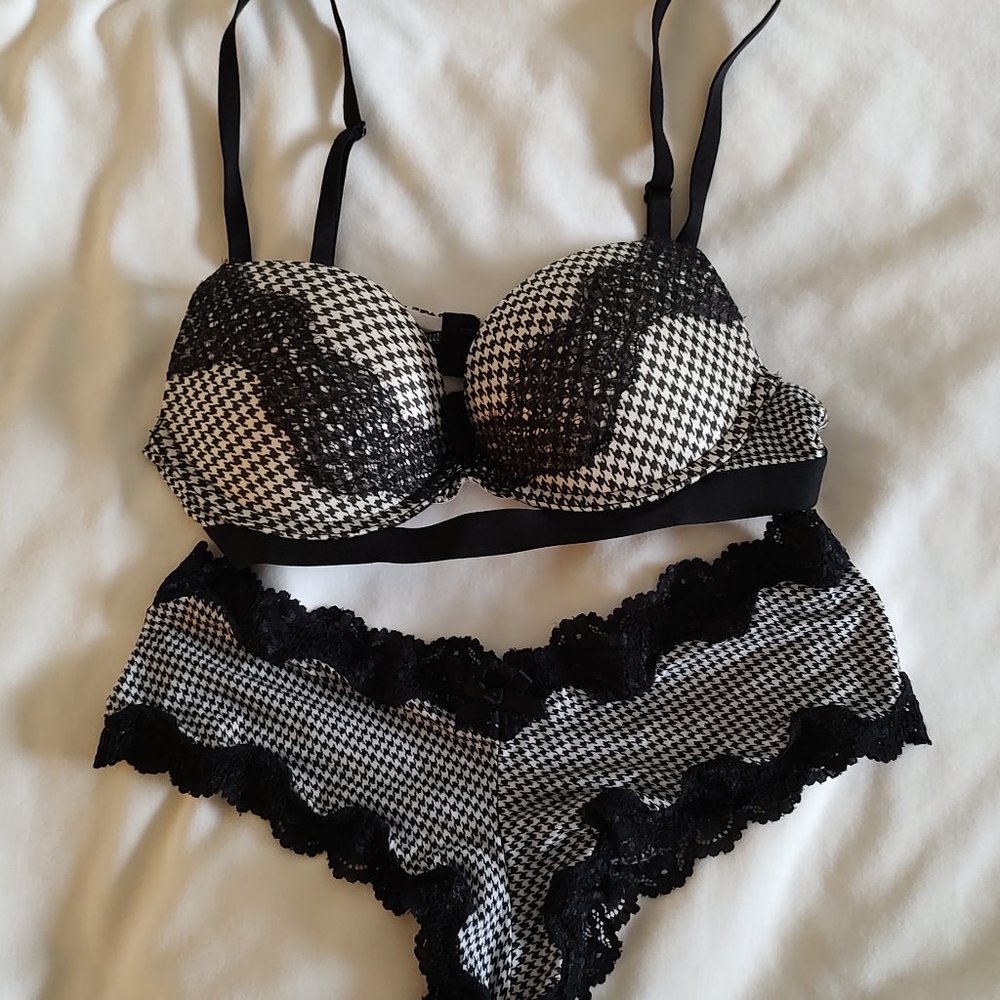 Victoria’s Secret bra and panty set